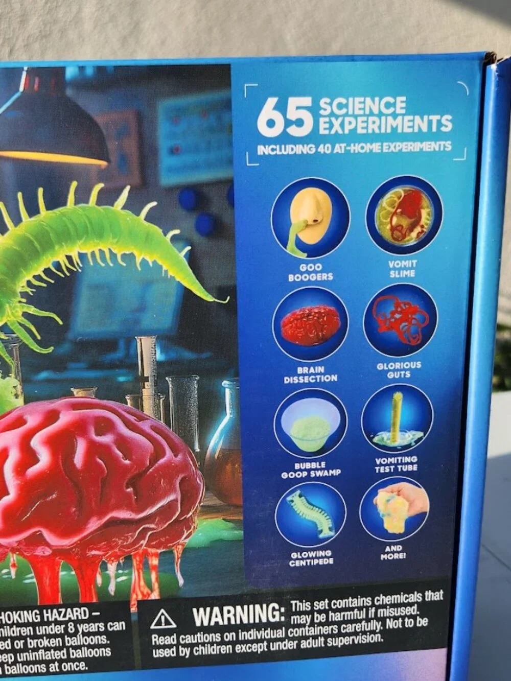 NEW Discovery Big Creepy Science Lab Kit 65 Experiments Amazing Reactions Chemis